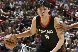 媒体人：和我国四大内线相比杨瀚森独具特色 所以开拓者选了他