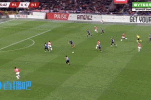 开云官方直播-赖因德斯直塞，特奥小角度劲射被挡出